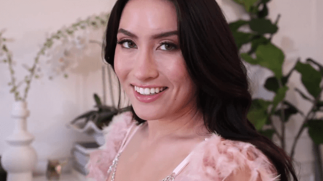 Cô nàng người mẫu đồ lót hàng cực phẩm - iywipjdu.sbs