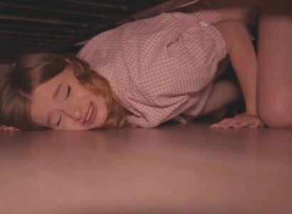 Chịch nát lồn chị kế đang mắc kệt dưới gầm giường - iywipjdu.sbs