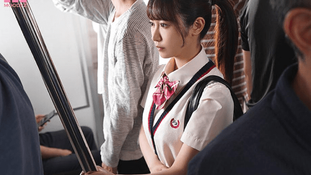 MIDV-599_Em nữ sinh váy ngắn trên tàu điện Ono Rikka - iywipjdu.sbs